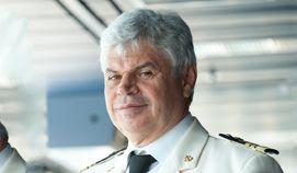 Kapetan Raffaele Ponti]